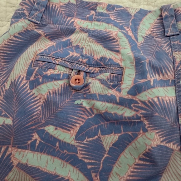 Vineyard Vines women’s pink and blue shorts Tropical. Size 10 - Picture 7 of 9